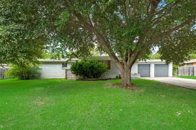 3812 Springbranch Drive, Benbrook, TX 76116 - Photo 2