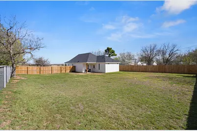 200 Walnut Street, Chico, TX 76431 - Photo 32