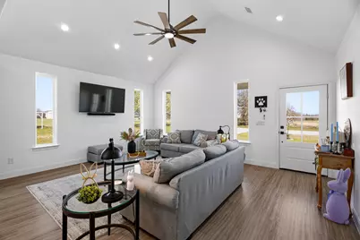 200 Walnut Street, Chico, TX 76431 - Photo 6