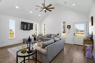 200 Walnut St, Chico, TX 76431 - Photo 6