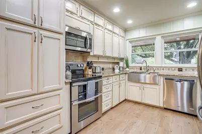 1505 N Riverside Drive, Fort Worth, TX 76111 - Photo 14