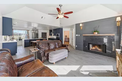 2240 Cottonwood Court, Midlothian, TX 76065 - Photo 2