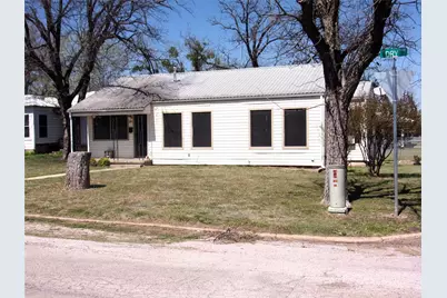 1902 W Dry Street, San Saba, TX 76877 - Photo 2