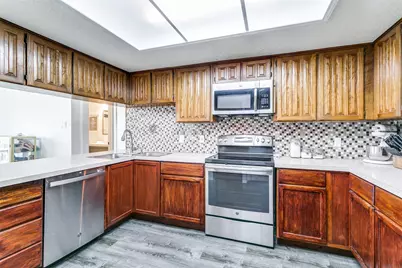 1409 Briarcrest Drive, Grapevine, TX 76051 - Photo 6