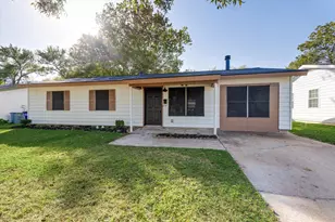 811 Denton Dr, Euless, TX 76039 - Photo 1