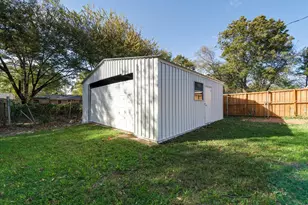 811 Denton Dr, Euless, TX 76039 - Photo 28