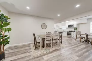 811 Denton Dr, Euless, TX 76039 - Photo 4