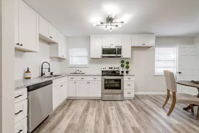 811 Denton Drive, Euless, TX 76039 - Photo 12