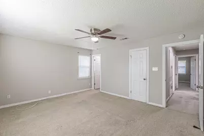 311 Hedgerow Lane, Lewisville, TX 75057 - Photo 18