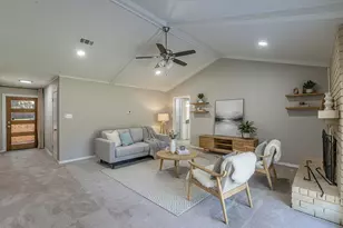 311 Hedgerow Ln, Lewisville, TX 75057 - Photo 2