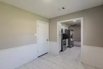 311 Hedgerow Lane, Lewisville, TX 75057 - Photo 8