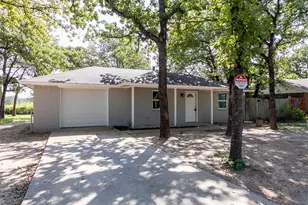 840 Red Oak Ct, Azle, TX 76020 - Photo 4