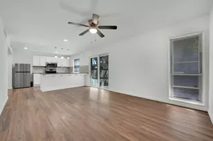 982 S Weatherred Dr, Richardson, TX 75080 - Photo 2