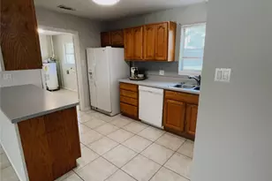 403 S Vick St, Decatur, TX 76234 - Photo 4