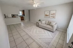 403 S Vick St, Decatur, TX 76234 - Photo 2