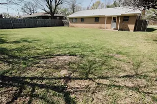 403 S Vick St, Decatur, TX 76234 - Photo 18