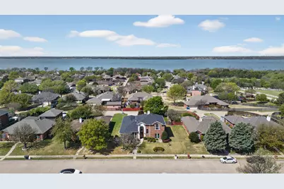 2795 Beacon Hill Drive, Rockwall, TX 75087 - Photo 2