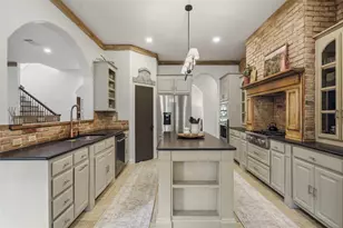 1833 Southpark Dr, Arlington, TX 76013 - Photo 12