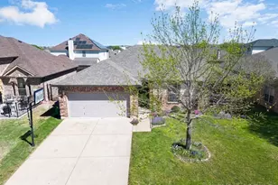 192 Hirth Dr, Crowley, TX 76036 - Photo 2