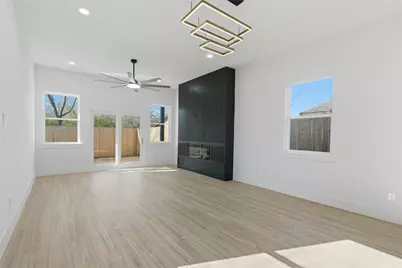 4215 Carpenter Avenue, Dallas, TX 75210 - Photo 6