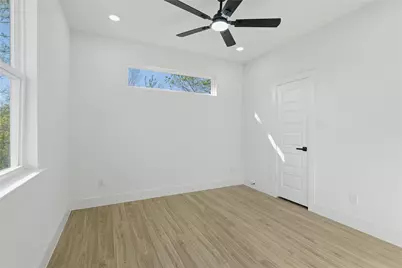 4215 Carpenter Avenue, Dallas, TX 75210 - Photo 16