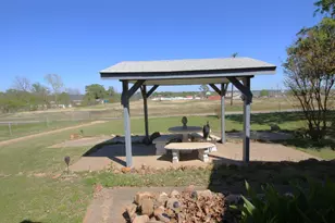 205 Mason Dr, Seven Points, TX 75143 - Photo 6