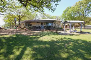 205 Mason Dr, Seven Points, TX 75143 - Photo 2