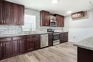705 Vine St, Euless, TX 76040 - Photo 6