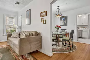 1114 Valencia St, Dallas, TX 75223 - Photo 10