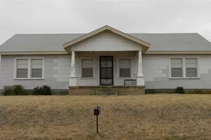 700 S Trenchard St, Decatur, TX 76234 - Photo 1