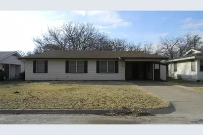 509 N Sewell Drive, Decatur, TX 76234 - Photo 1