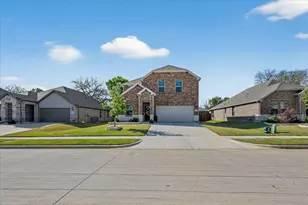 210 Briarwood Ln, Lake Dallas, TX 75065 - Photo 2