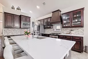 12130 Jackson Creek Dr, Dallas, TX 75243 - Photo 8