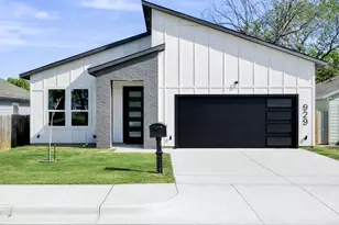 929 E Magnolia Ave, Fort Worth, TX 76104 - Photo 1