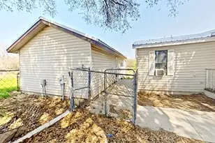 3314 Jay Bird Ln, Springtown, TX 76082 - Photo 4