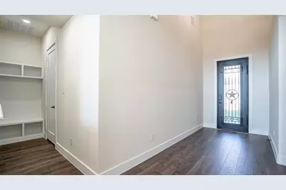 5702 Barkridge Drive, Granbury, TX 76048 - Photo 4