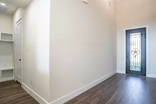 5702 Barkridge Dr, Granbury, TX 76048 - Photo 4