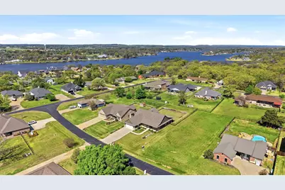 121 Bowie Drive, Gainesville, TX 76240 - Photo 32