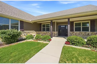 121 Bowie Drive, Gainesville, TX 76240 - Photo 2