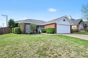 6056 Hillglen Dr, Watauga, TX 76148 - Photo 2
