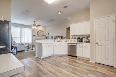 8136 Zion Trail, Fort Worth, TX 76137 - Photo 6