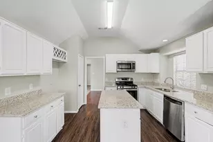 6804 Greenleaf Dr, North Richland Hills, TX 76182 - Photo 6