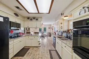 317 Ryan Ave, Burleson, TX 76028 - Photo 10