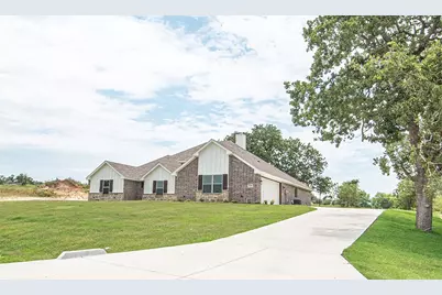 10008 Valley Oak Ct Lane, Springtown, TX 76082 - Photo 2