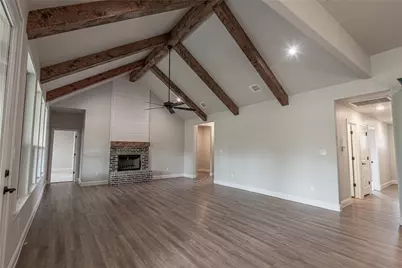 10008 Valley Oak Ct Lane, Springtown, TX 76082 - Photo 6