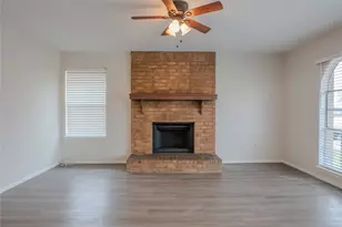 527 Crowley Rd, Arlington, TX 76012 - Photo 10