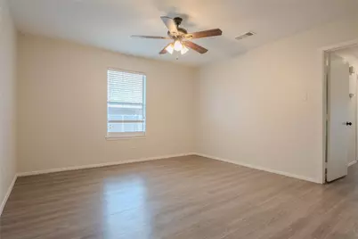 527 Crowley Road, Arlington, TX 76012 - Photo 12