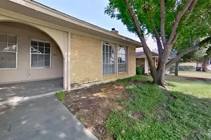 527 Crowley Rd, Arlington, TX 76012 - Photo 4