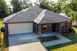 413 Bethlehem St, Terrell, TX 75160 - Photo 2