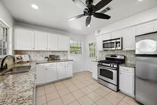 9262 Forest Hills Blvd, Dallas, TX 75218 - Photo 10